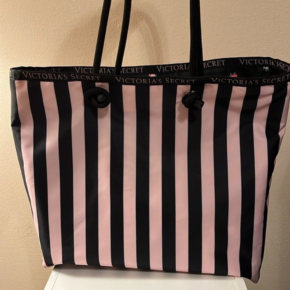 NWT Victoria’s Secret Reversible Tote Bag - Picture 4 of 6